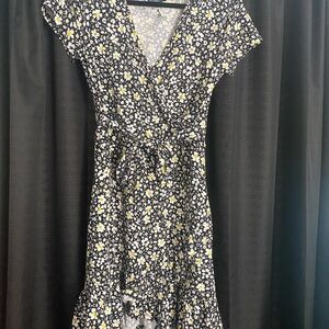 Francesca's Collections Black and White Flutter Sleeve Mini Sundress